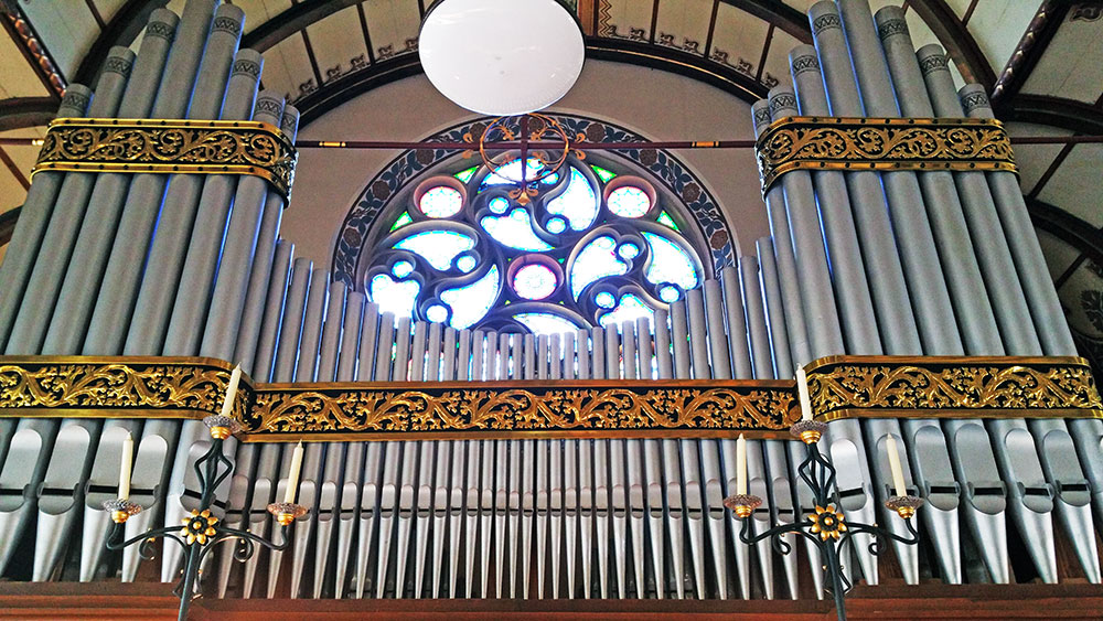 Orgel in St. Nikolaus mit Rosette