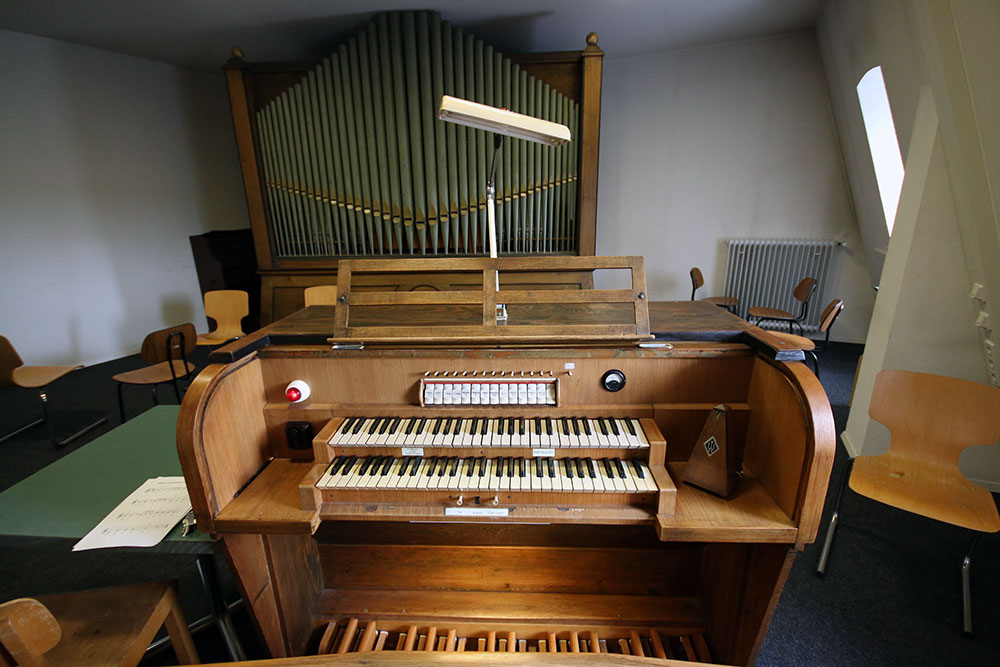 Orgel in der PH Abteilung Musik. Orgel von Orgelbauer Weigle, Opus 870